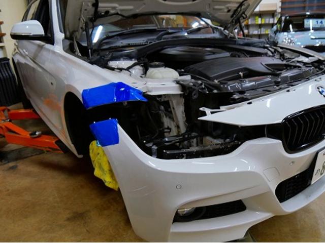 愛知県　みよし市　　ＢＭＷ　３シリーズ　ヘッドライト　ライト・ウィンカー類修理・整備　レンズ　内側　水　水滴　結露　修理　曇り　水侵入　雨漏れ　F30　F31　320ｄ　ヘッドライト　ライト　スモール　異常　名古屋市天白区　作業実績200台