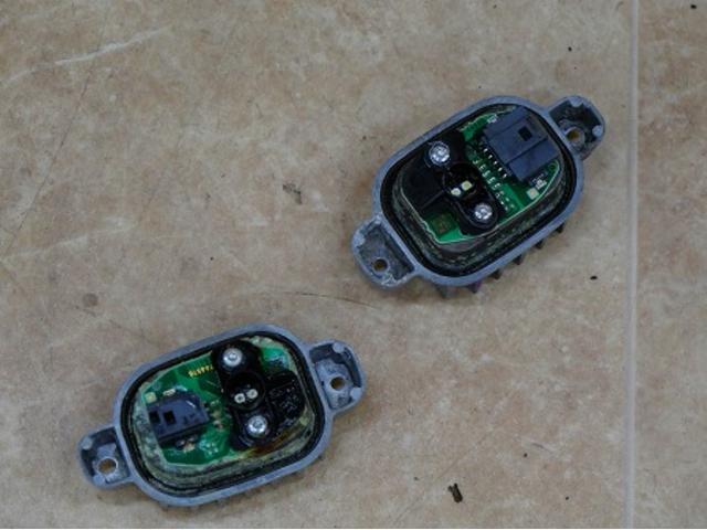 愛知県　名古屋市　天白区　ＢＭＷ　１シリーズ　　F20　118D　ヘッドライト　レンズ　内側　水　水滴　結露　曇り　対策　修理　水侵入　水入り　スモールライト　デイライト異常　モジュール交換　ライト・ウィンカー類修理・整備　結露対策　BMW