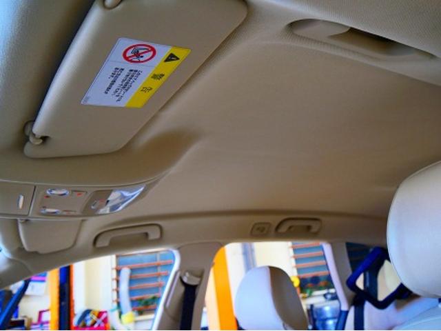 名古屋市　天白区　緑区　名東区　守山区　昭和区　瑞穂区　AUDI　アウディ　Ａ４アバント　8K　天井　天張り　布　生地　垂れ　浮き　剥がれ　張替　アウディ　ルーフライニング　ルーフ　内装補修・修理　外車　輸入車　無料代車