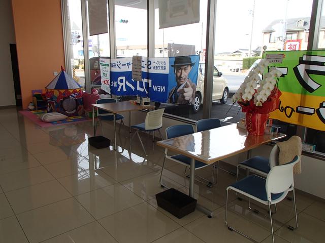 広々とした商談スペースです。待合もこちらで行っていただけます。