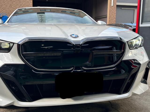 ＢＭＷ　５シリーズ　グリル交換（貼り付け）カスタマイズ
 清須市　一宮市　稲沢市　名古屋市　中村区　西区北　名古屋市 あま市　中川区　緑区　港区　天白区