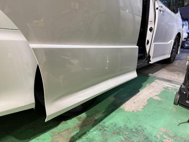 トヨタ　ヴォクシー　右スライドドア　ドアパネル交換
清須市　稲沢市　一宮市　名古屋市　中村区　西区　北区　中川区　あま市　緑区　天白区　港区