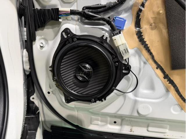 トヨタ　ヴォクシー　スピーカー故障　カロッツェリアスピーカー取付
清須市　稲沢市　一宮市　名古屋市　西区　北区　中川区　あま市　緑区　天白区　港区