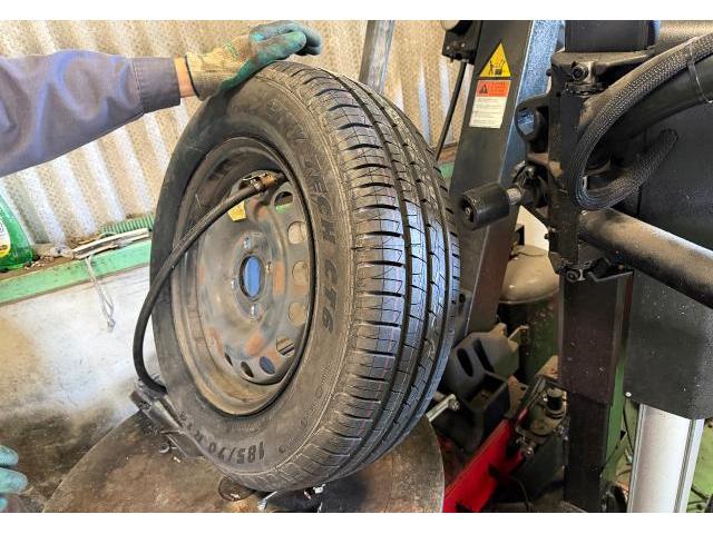 日産　ノート　外装品　フロントタイヤ組み換え　ローテーション　バッテリー交換
清須市　稲沢市　一宮市　名古屋市　中村区　西区　北区　中川区　あま市　緑区　天白区　港区