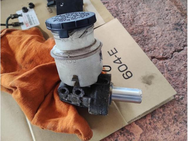 いすゞ ビッグホーン ブレーキオイル漏れ 修理 マスターシリンダー交換