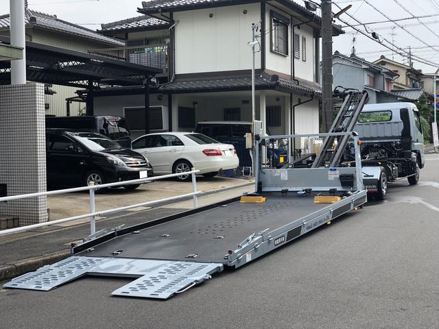 スタッフ紹介3