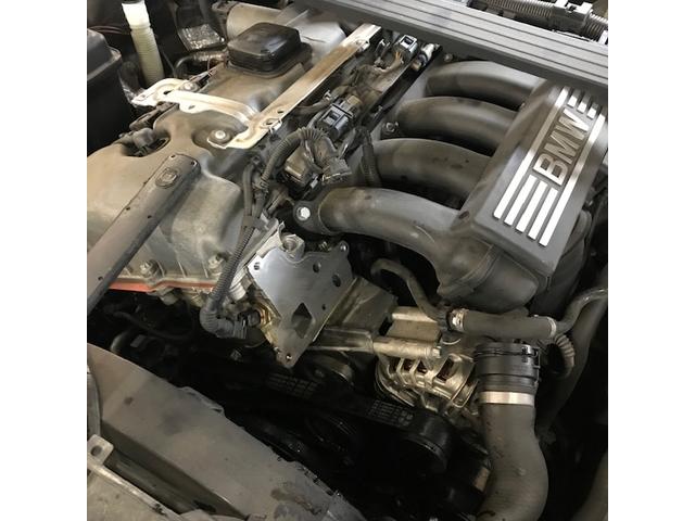 BMW E90/323オイル漏れ修理