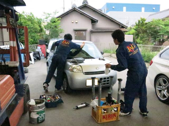 春日井市　エッセ　フロントガラス修理なら　エヌビーワークス