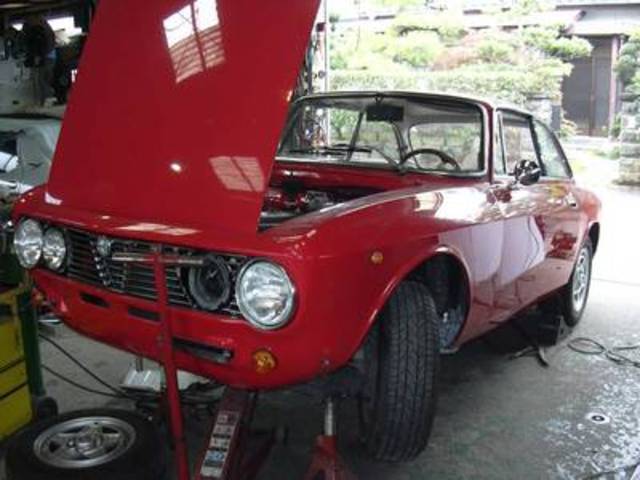 時にはこんな旧車のレストアも行ないます。