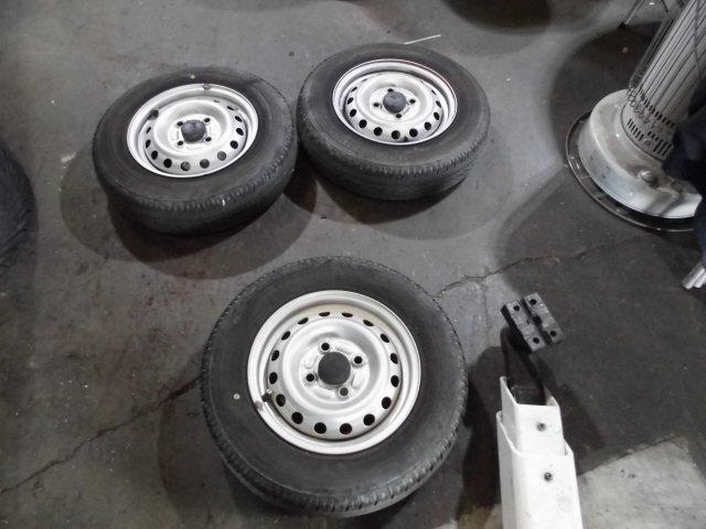 ダイハツ　ハイゼットカーゴ！！タイヤ交換！！