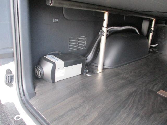 トヨタ　ハイエース！！車中泊仕様！！ＦＦヒーター・サブバッテリー・走行充電取付け！！