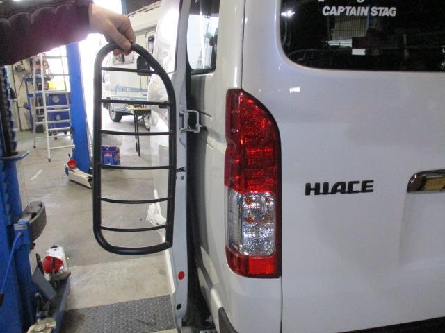 トヨタ　ハイエース！！車中泊仕様！！ＦＦヒーター・サブバッテリー・走行充電取付け！！