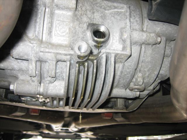 BMW X6 トランスファーオイル・フロント／リヤデフオイル交換｜岐阜　岐南　各務原　関　愛知　名古屋　滋賀 彦根 三重 鈴鹿 富山 石川 金沢 京都 大阪 修理 整備