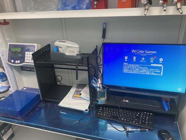 カスタムカラーや高難度塗色もカラーセンサ＆コンピュータ調色機で対応いたします！