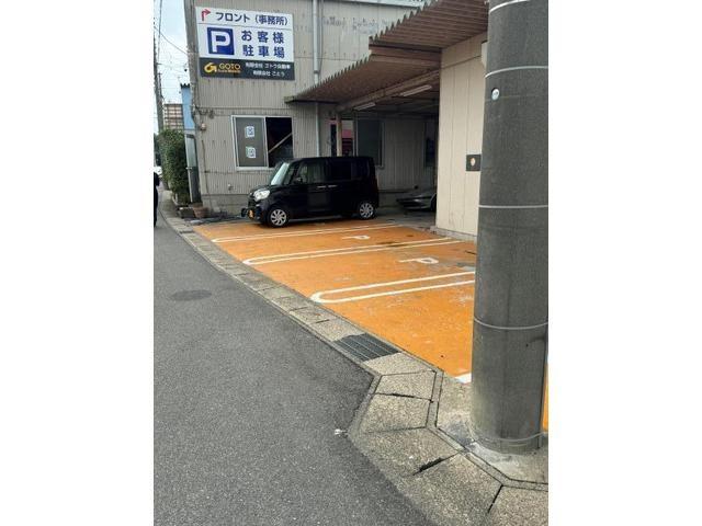 有限会社　ごとう　中古車　新車部　来客駐車場　展示場　
整備中