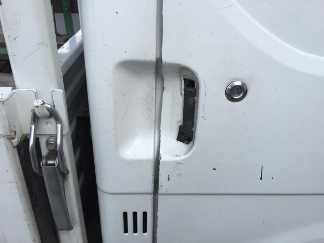 ボンゴトラックの運転席ドアのアウターハンドル破損 