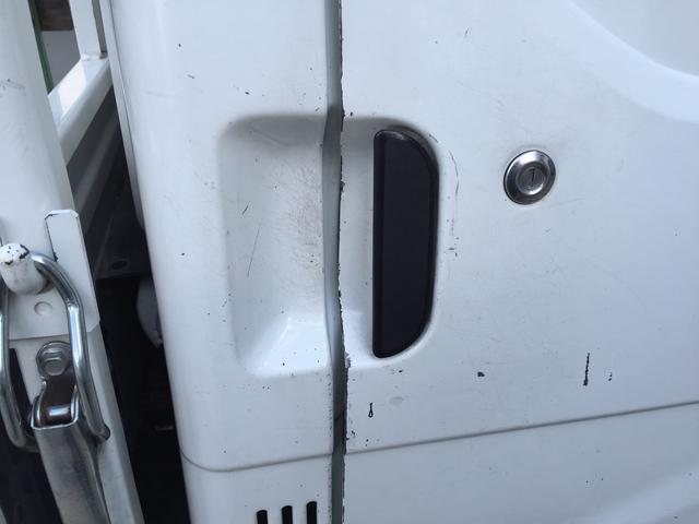 ボンゴトラックの運転席ドアのアウターハンドル破損 