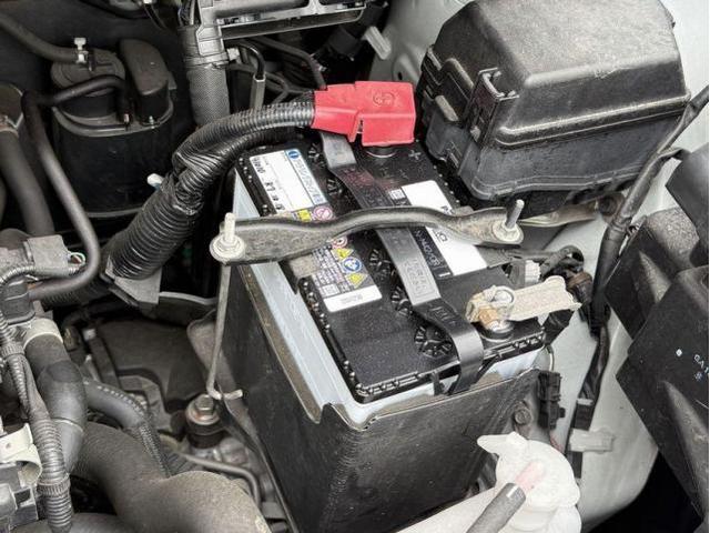 トヨタ　ルーミー　電装系修理　バッテリー　あがり　交換　ベンツ　アウディ　マセラティ　ポルシェ　一宮市　稲沢市　北名古屋市　名古屋市　岩倉市　江南市　津島市　あま市　清須市