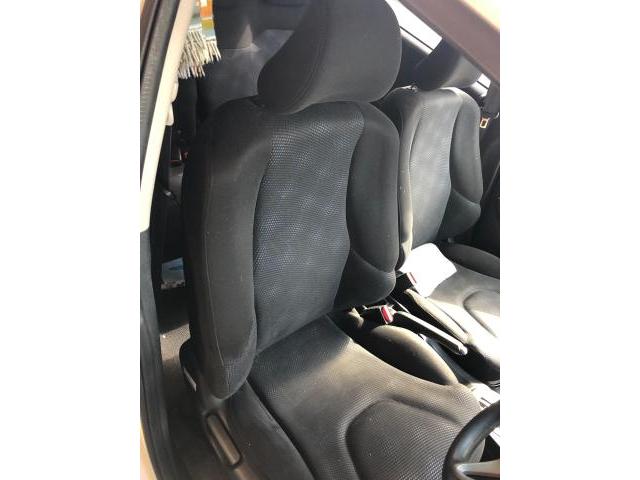 ホンダ　フィット　シートassy交換　オイル交換