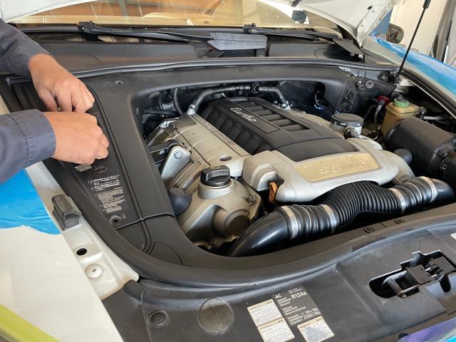 ポルシェ　V8 カイエン　プラグ　コイル交換です！