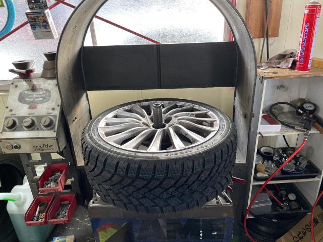 アルファロメオ　スタッドレス脱着　　　