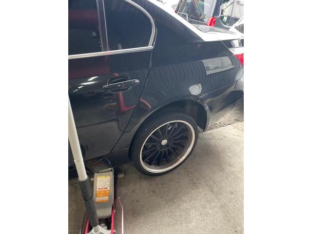 BMW 5クラス　パンク　修理