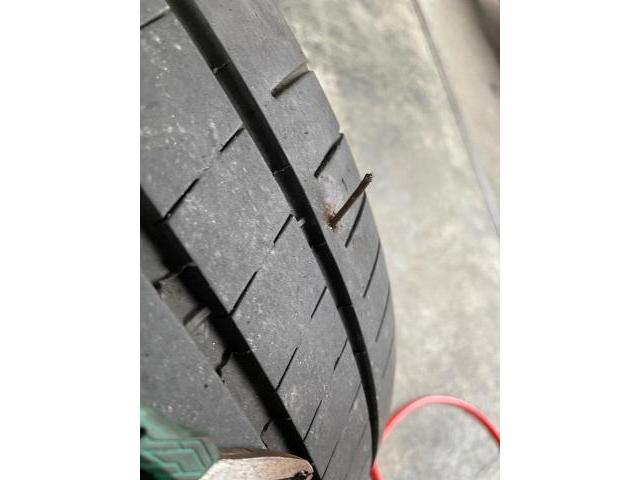 BMW 5クラス　パンク　修理