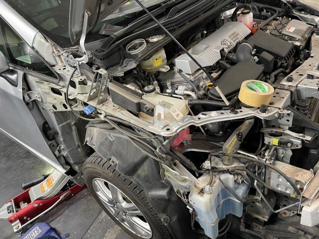 トヨタ　プリウス　フェンダー　交換　修理　事故