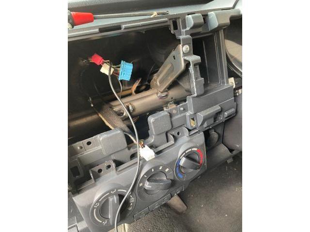 スズキ　ワゴンR ナビ外し