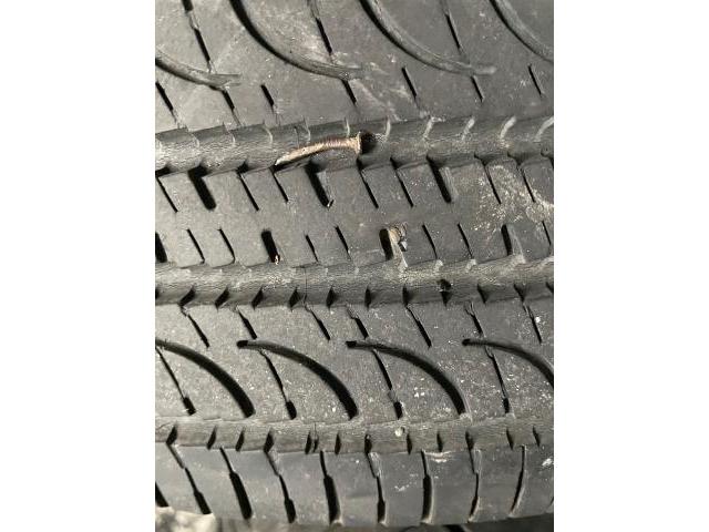 トヨタ　ハリアー　タイヤパンク　修理　オイル交換