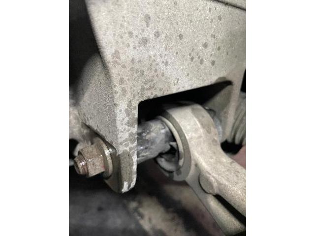 レクサスLS ロアーアーム交換