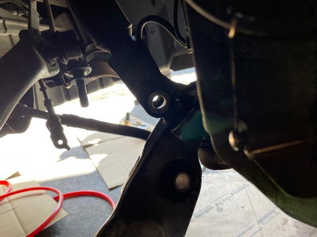 レクサスLS ロアーアーム交換