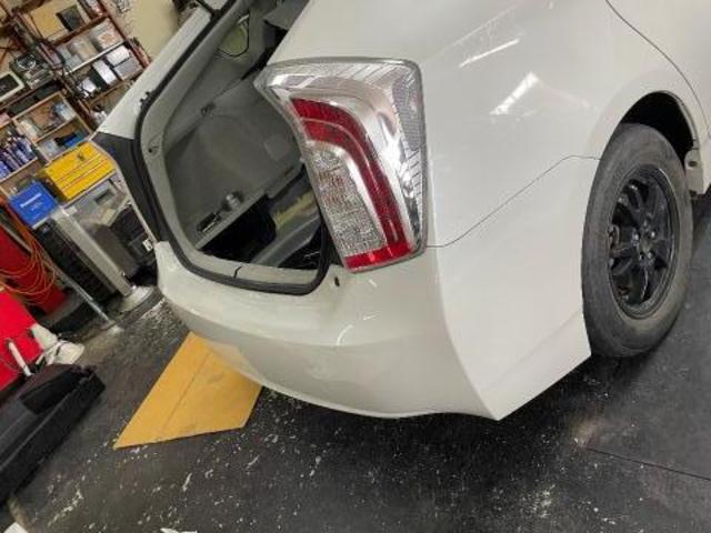 トヨタ　プリウス　キズ　修理　交換　車検等