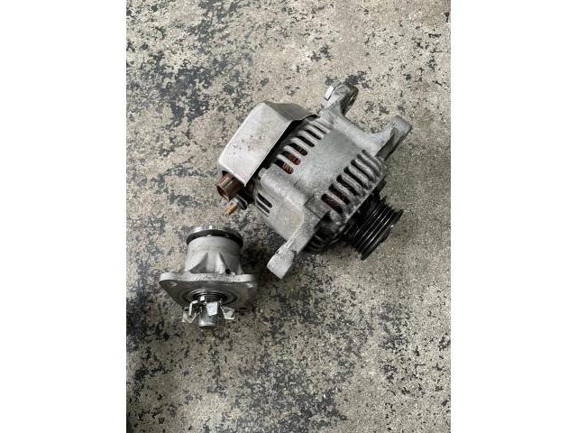 ダイハツ　ミラ　オルタネーター　ベルト交換　ウォーターポンプ交換