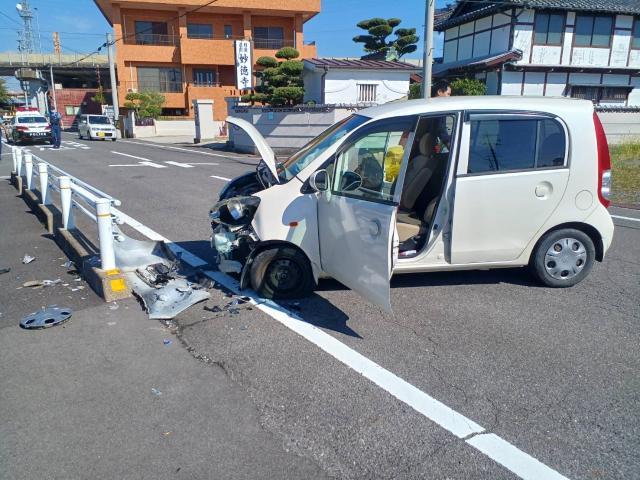 ホンダ　ライフ　事故　レッカー　回収　　引き上げ