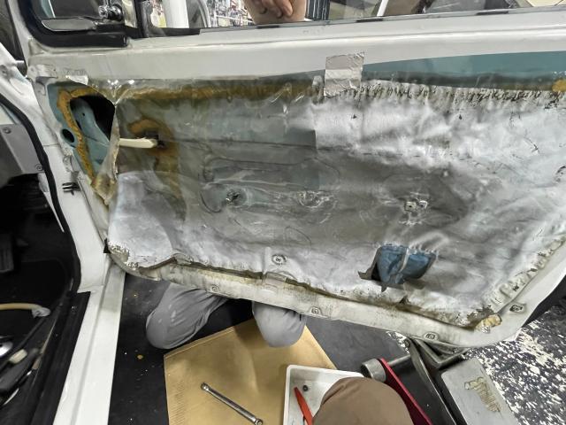 ニッサン　パオ　ヒンジ交換　塗装　脱着　持ち込み