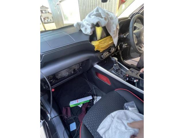 トヨタ　ライズ　・ETC・ドラレコ取付　社外オートパーキング　テレビキャンセラー取り付け　新車