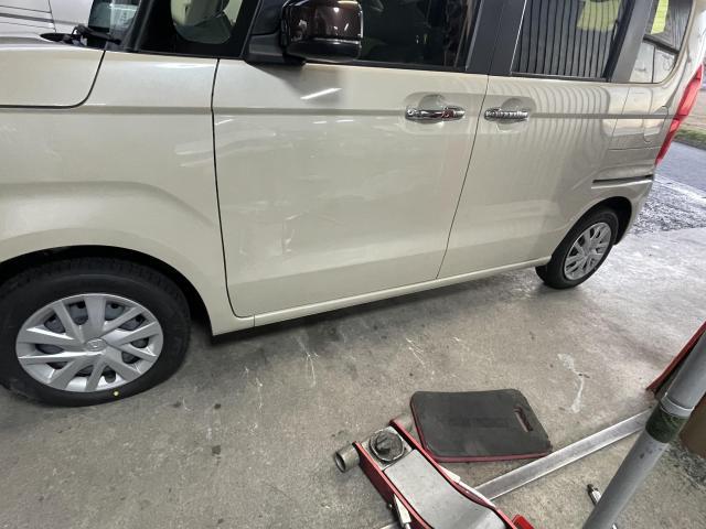 ホンダ　Ｎ－ＢＯＸ　ホイール・タイヤ交換