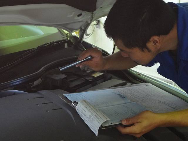 桑名で車修理・車検なら日進モータースへ!!　~服部の検査員デビュー~