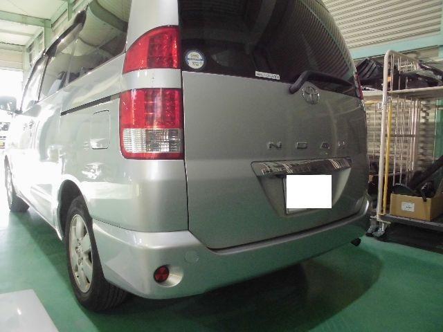 三重桑名で車修理車検なら　日進モータースへ～ノア　リヤバンパー交換　バックパネル鈑金塗装　リヤフェンダー交換　クォーターパネル交換　～ヴォクシー　セレナ　ステップワゴン　キズ修理　へこみ修理　車修理　板金　三重県初ＴＵＶ認証取得工場