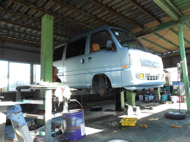 プロの整備士にお任せ下さい。