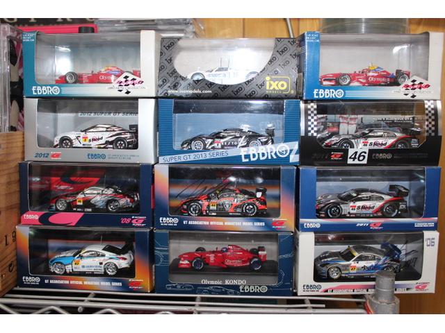 店主が実際に扱ったレース車のフィギアです。