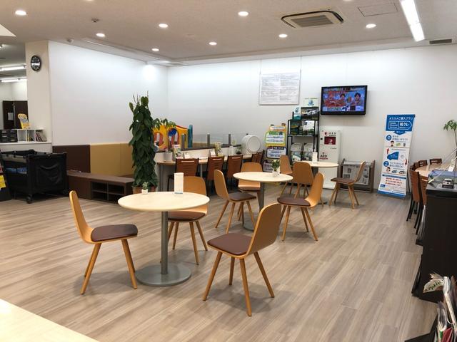 ホンダカーズ東海 半田青山店(3枚目)