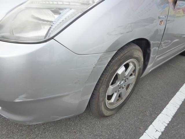 岡崎市　事故修理　プリウス