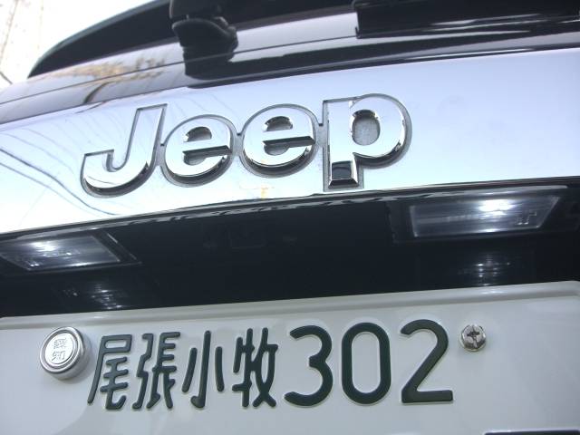 グランドチェロキー　LEDバルブ取り付け　愛知県　小牧市　外車のカスタムはワイエスオートサービス