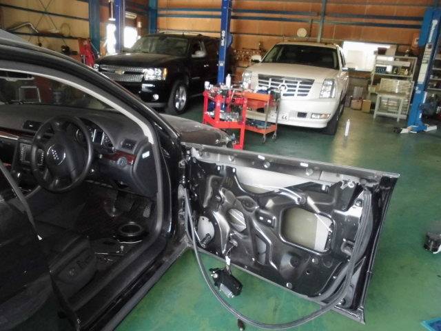 アウディ　A4 オートマ異常　パワーウィンドウ不動　愛知県　小牧市　アウディの修理はワイエスオートサービス