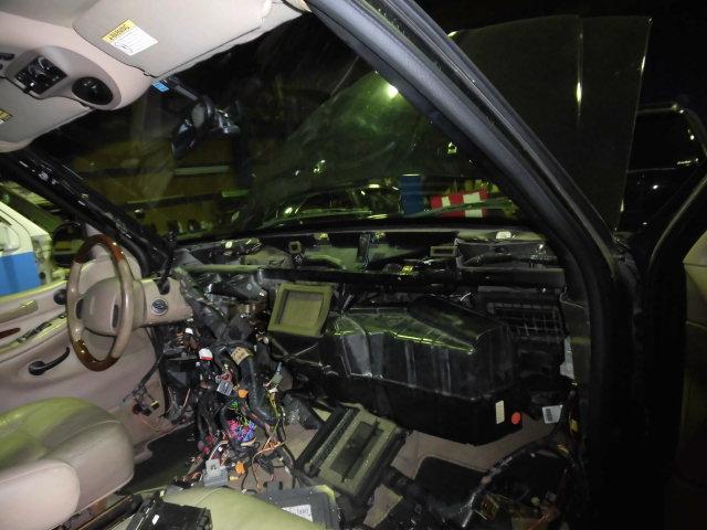 ナビゲーター　エアコン温度調整不良　愛知県　小牧市　アメ車の修理はワイエスオートサービス