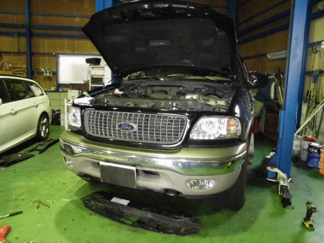 フォード　エクスペディション　エアコン修理　愛知県　小牧市　アメ車の修理はワイエスオートサービス