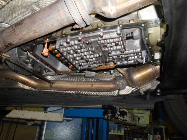 BMW  750  E65　ATF漏れ　圧送交換　愛知県　小牧市　輸入車の修理はワイエスオートサービス