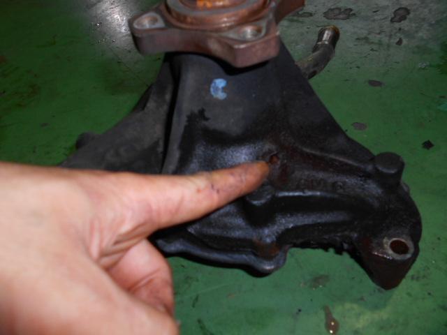 シボレー　シェビーバン　冷却水漏れ　LLC　オーバーヒート　愛知県　小牧市　アメ車の修理はワイエスオートサービス